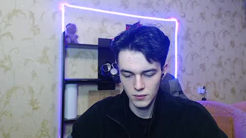 traqqq online show from January 19, 9:23 pm