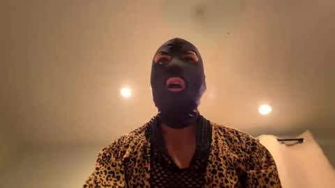 xundera online show from November 23, 8:01 am