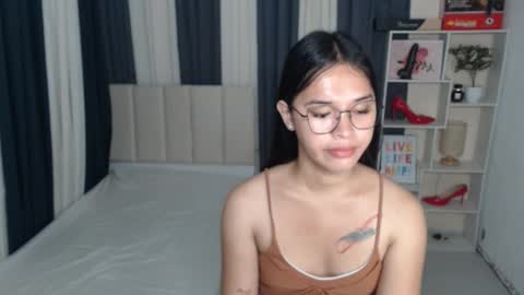 CHLOES ROOM online show from September 14, 11:39 pm