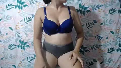 xxhott_ online show from October 24, 8:04 am