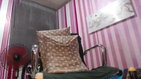 xxrowenatastycockforyouxx online show from January 13, 2:41 am