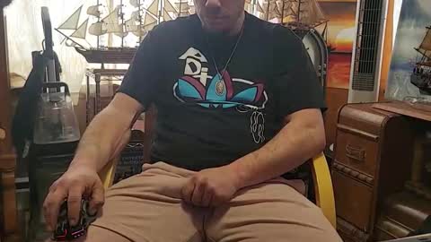 xxScubaStevexx online show from March 22, 5:06 pm