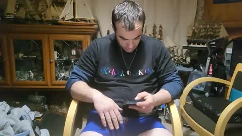 xxScubaStevexx online show from February 27, 9:46 am