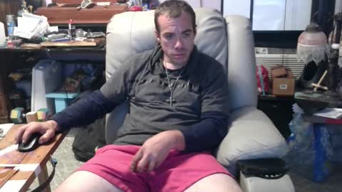 xxScubaStevexx online show from October 16, 9:31 am