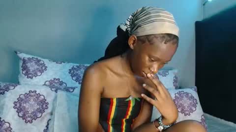 xxsexytalia28 online show from January 11, 7:53 pm