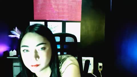 xxslutty kim online show from November 11, 10:06 am