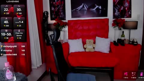 xxslutty kim online show from February 11, 6:33 pm