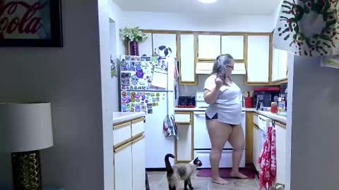 Strawberry Jane online show from December 16, 5:25 am