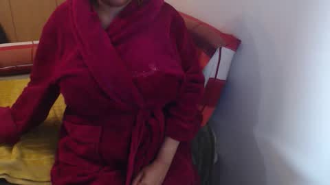 Ayanda online show from April 18, 6:32 pm