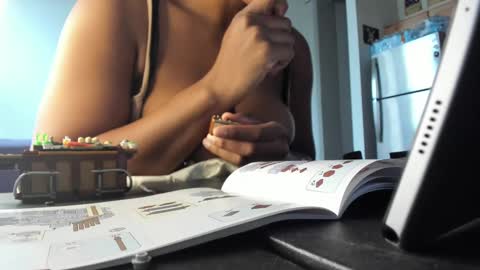 Snapshot of xxxdanidoomsdayxxx chatting on February 10, 9:25 pm Danielle online show from February 10, 9:25 pm