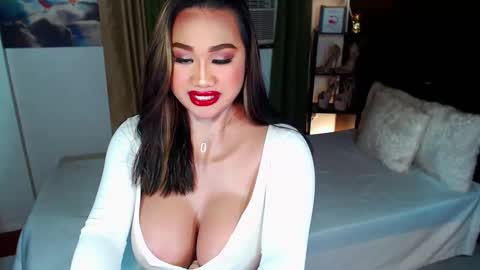 OLIVIA online show from January 14, 2:11 pm