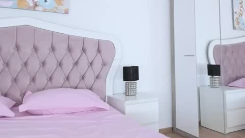 Elvira online show from March 15, 2:09 pm