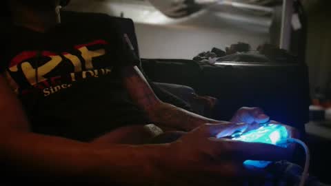 xxxjrstrokesxxx online show from February 11, 12:58 am