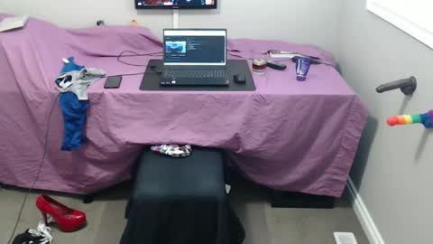 Snapshot of xxxxbrad chatting on March 4, 10:05 pm xxxxbrad online show from March 4, 10:05 pm