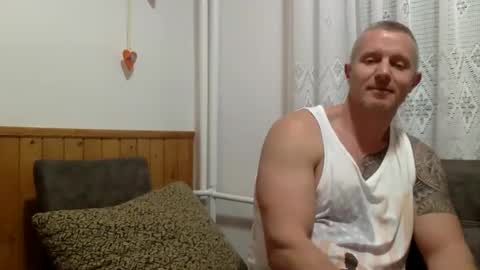 Snapshot of xyloreto80 chatting on October 25, 5:35 pm xyloreto80 online show from October 25, 5:35 pm