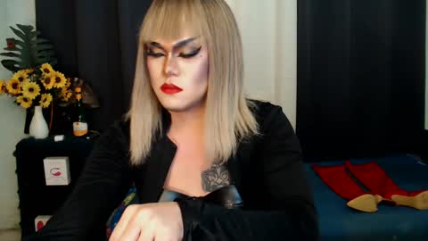 QueenMarina online show from February 17, 8:52 am