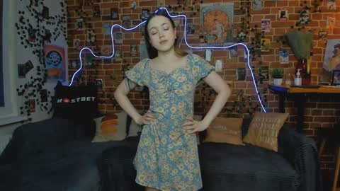 Snapshot of yami_yami_yami chatting on December 11, 2:00 pm Mia and Andry  online show from December 11, 2:00 pm