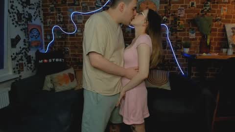 Snapshot of yami_yami_yami chatting on December 3, 3:06 pm Mia and Andry  online show from December 3, 3:06 pm