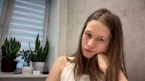 Yana  online show from July 6, 9:39 am