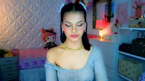 YANG AUDREY LONE online show from November 27, 1:35 am