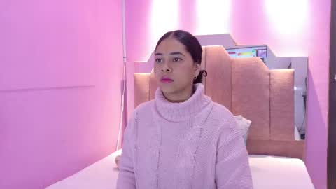 yara10_ online show from April 20, 11:46 am