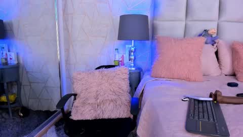 Yara Bliss  online show from February 3, 6:34 pm