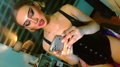 miss yasii online show from May 7, 1:51 pm
