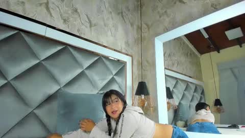 yayi derek  online show from February 16, 11:49 am