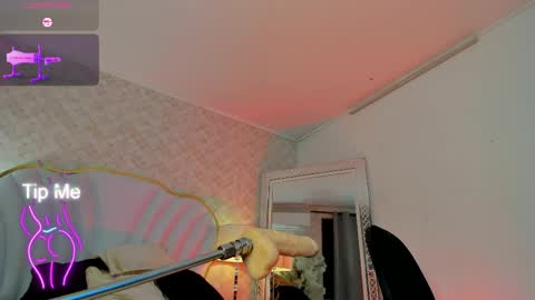  YazminJenner  online show from April 7, 4:58 am