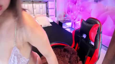 yelena  online show from January 14, 1:30 pm