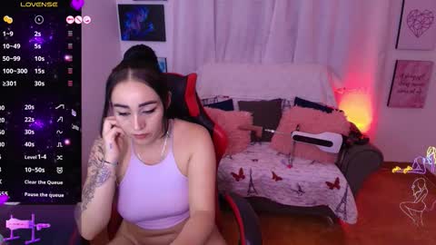 Snapshot of yeliana_sexy chatting on October 19, 8:30 am Valery  online show from October 19, 8:30 am