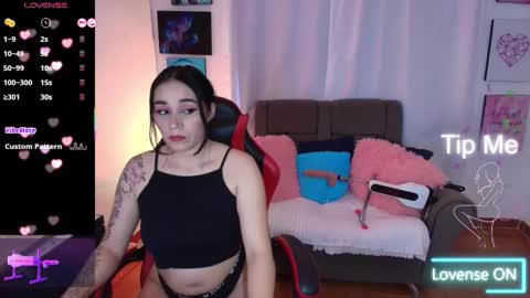 Snapshot of yeliana_sexy chatting on September 23, 10:53 am Valery  online show from September 23, 10:53 am