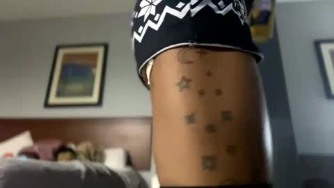 Ella Ts online show from December 26, 6:41 am