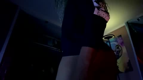 Ella Ts online show from March 17, 7:24 am