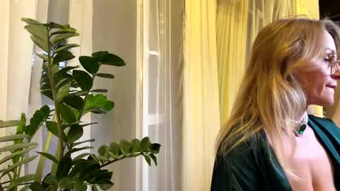 Zlata online show from September 17, 7:39 pm