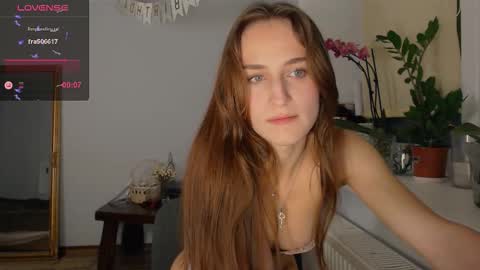 Snapshot of yes_to_heaven chatting on October 19, 8:57 pm Zoe online show from October 19, 8:57 pm