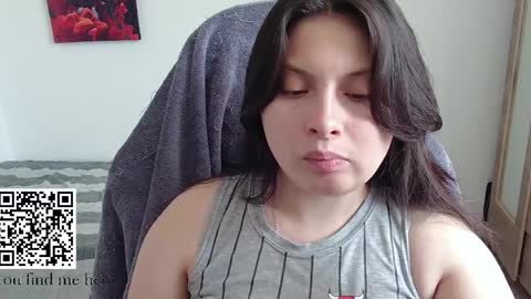 yessica_gomez01 online show from April 4, 7:10 pm