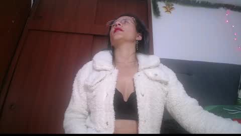 Yiny online show from December 16, 6:42 am