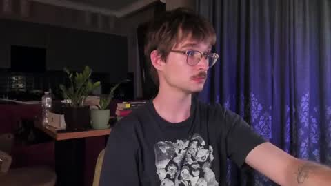 Max online show from July 22, 10:45 pm