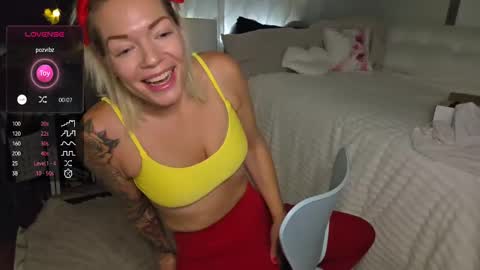 Yogiblondebangme online show from October 30, 5:46 pm