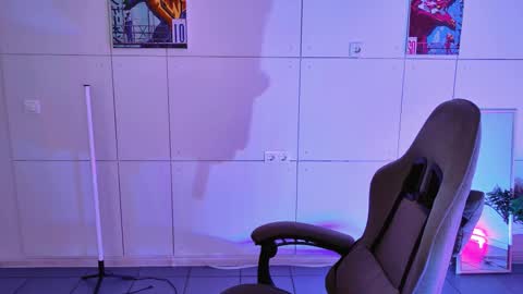 yoka_paradoxxx online show from March 14, 9:13 am