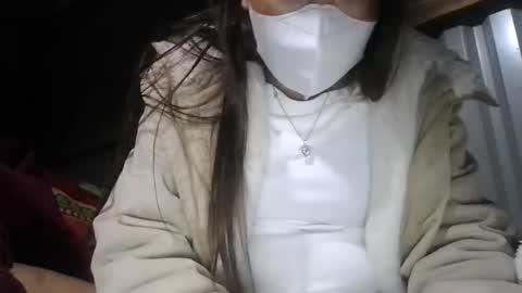 yongmi_ online show from November 23, 1:53 pm