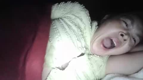 yongmi_ online show from December 4, 10:09 pm