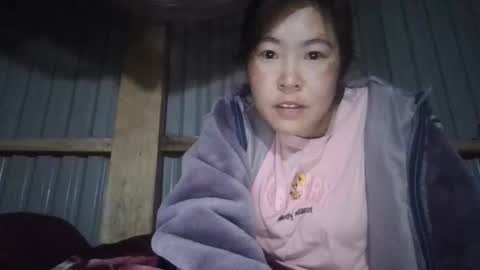 yongmi_ online show from December 3, 9:59 pm