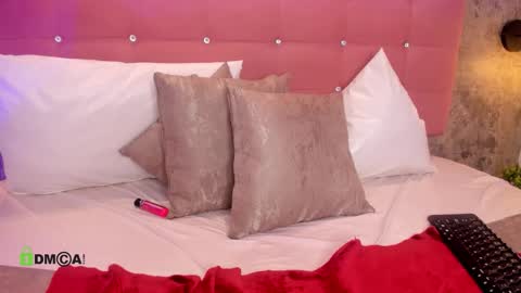 Yoselin online show from February 24, 4:10 pm