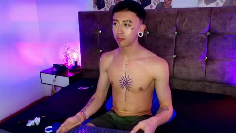 Yoshua Smith online show from April 14, 11:08 pm