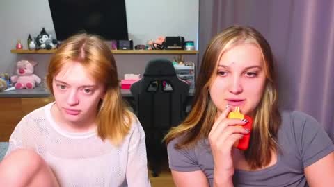 Anna and Luna online show from June 6, 4:46 pm