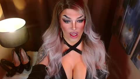 QUEEN MADISON  online show from March 1, 7:07 pm