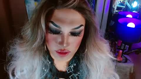 QUEEN MADISON  online show from March 28, 7:15 pm