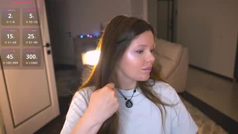 Julia Please Thumbs up me   online show from April 26, 6:22 am